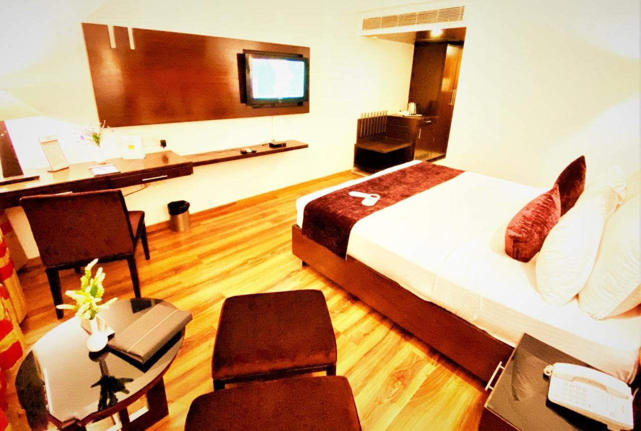 Gis Select Banjara Hill Otel Haydarabad Dış mekan fotoğraf