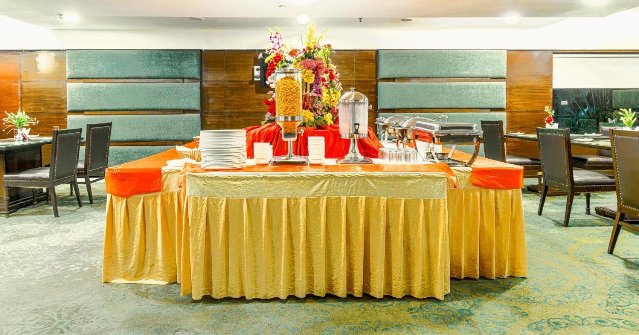 Gis Select Banjara Hill Otel Haydarabad Dış mekan fotoğraf